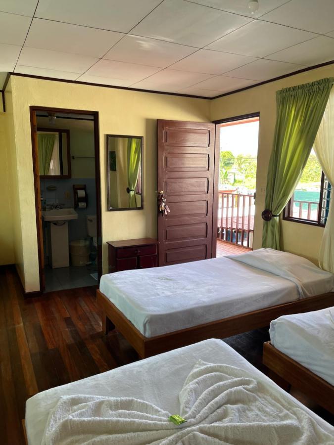 Hotel La Perla del Sur Sierpe Esterno foto