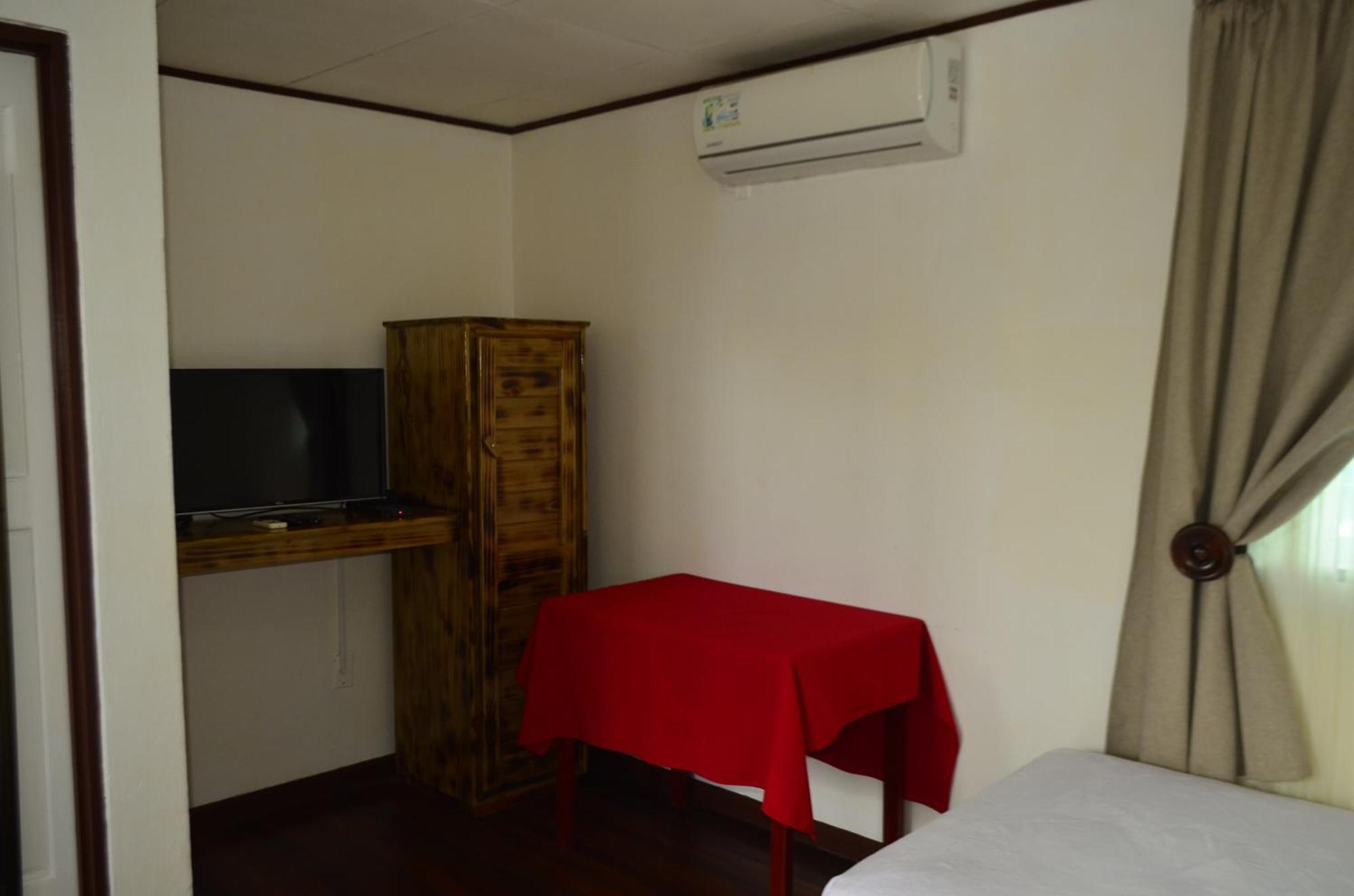 Hotel La Perla del Sur Sierpe Esterno foto