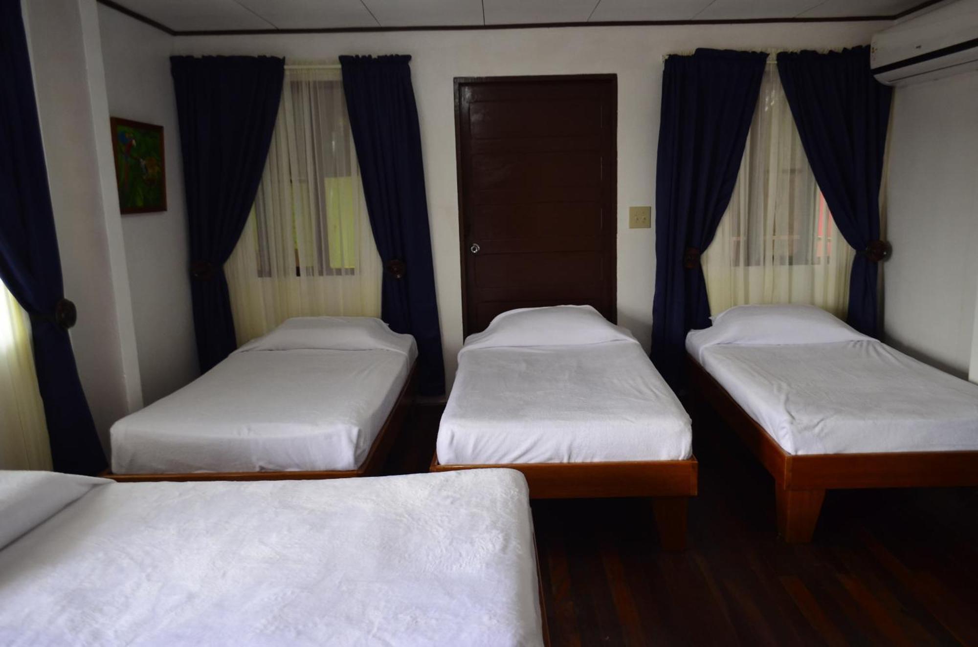 Hotel La Perla del Sur Sierpe Esterno foto