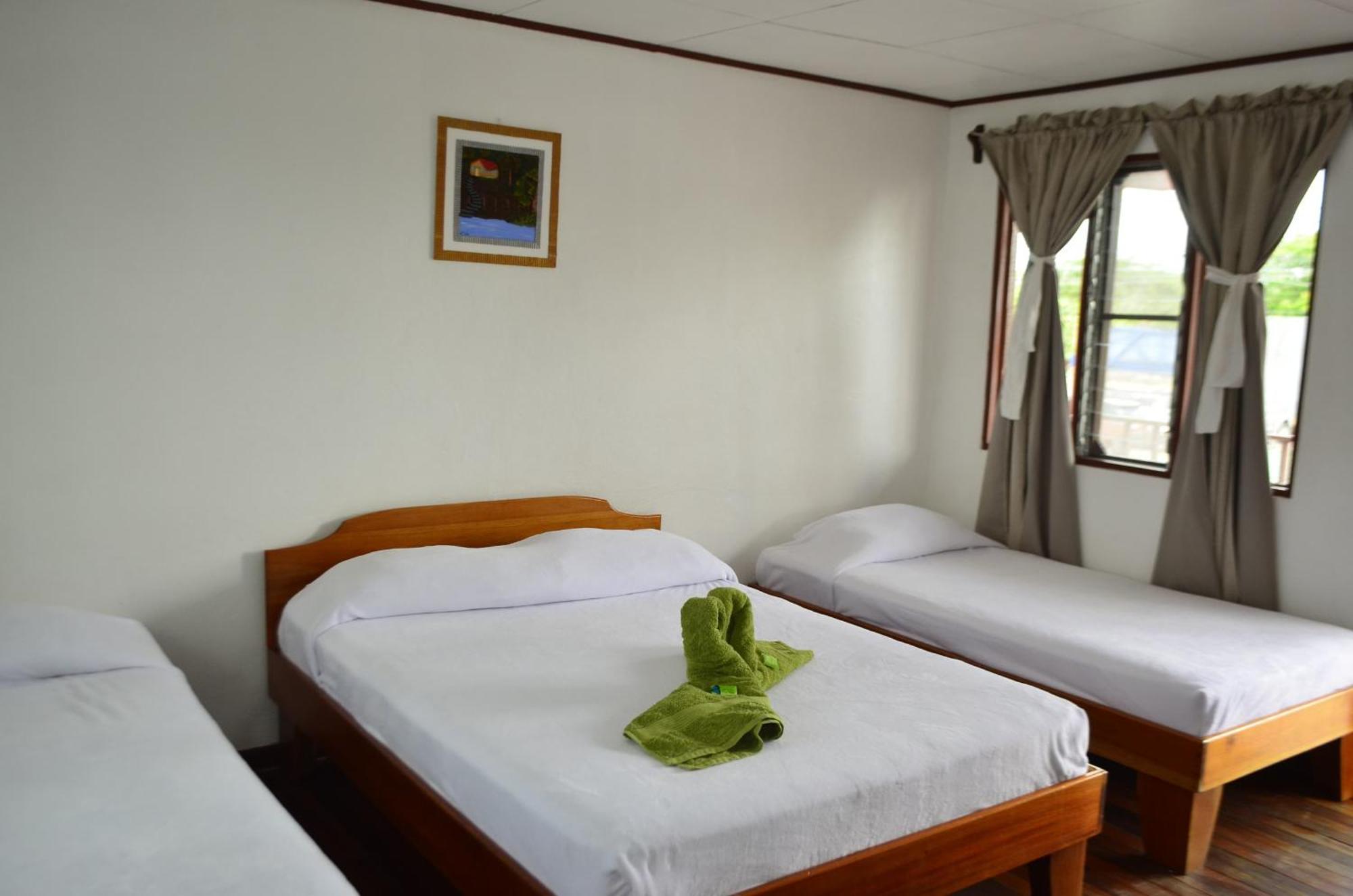Hotel La Perla del Sur Sierpe Esterno foto