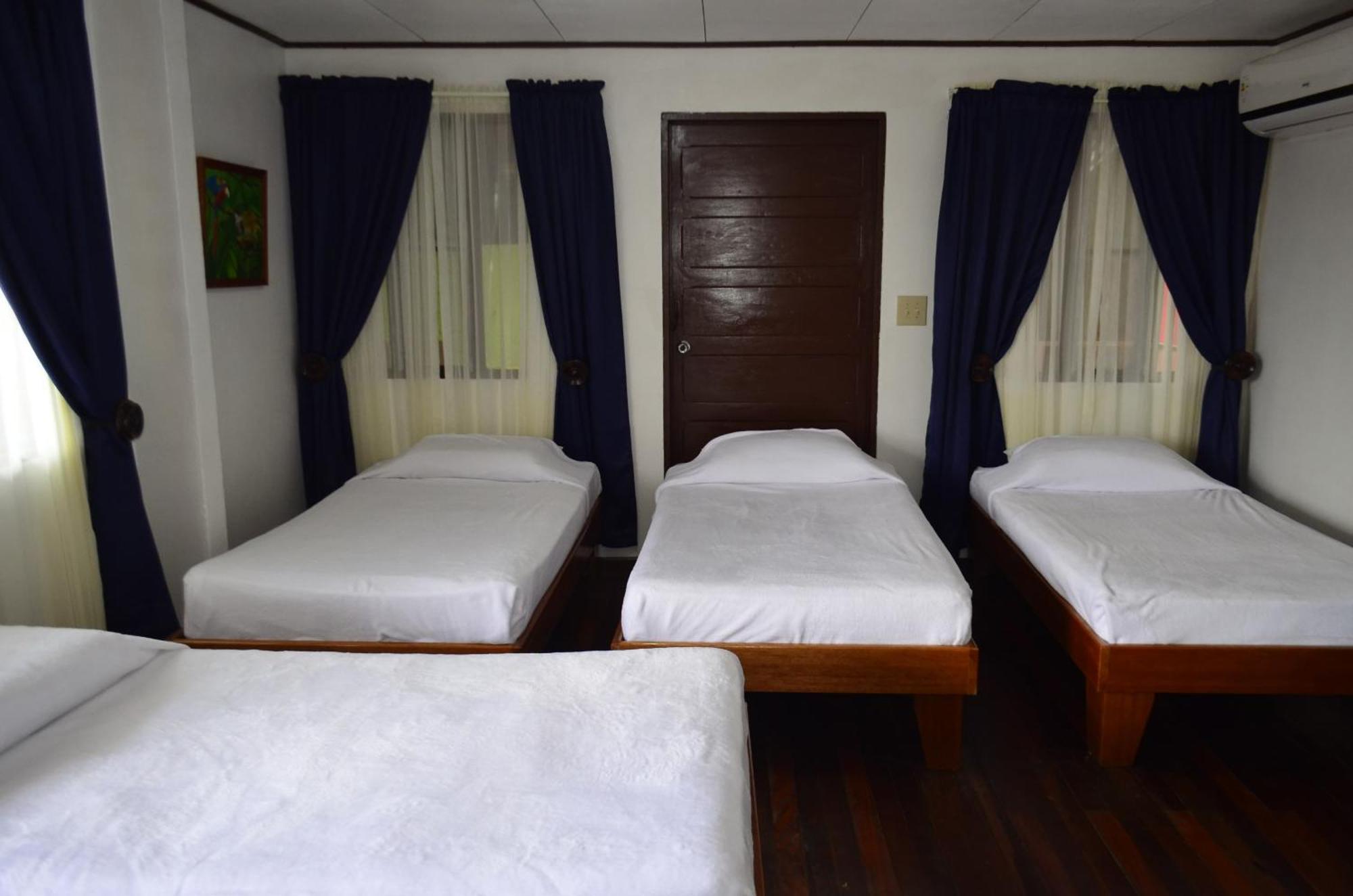 Hotel La Perla del Sur Sierpe Esterno foto